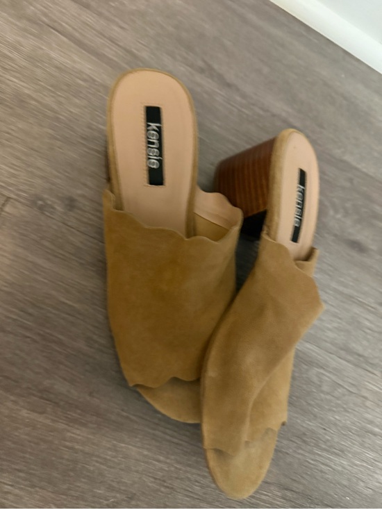 Kensie Shoes - Kensie Camel Suede Scalloped Block Heel Mules